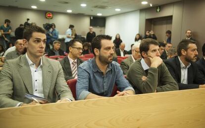 Eduardo de la Fuente, Ricard Muñoz, Pere Capdevila y Joan Carles Reventós, en la presentación del organigrama de las secciones del Barça.