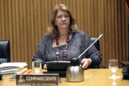 La expresidenta de la CNMV, Elvira Rodriguez, en la Comisión de investigación de la crisis financiera, en el Congreso de los Diputados.