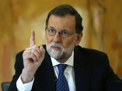 El presidente del Gobierno, Mariano Rajoy, durante su entrevista con EL PA&Iacute;S.  