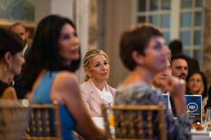 La vicepresidenta segunda, Yolanda Díaz, asiste al desayuno informativo, el 27 de junio en Madrid.