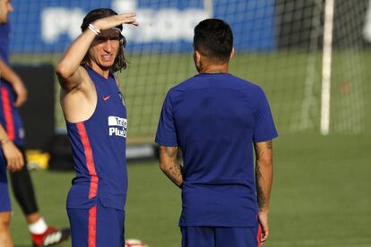 Filipe Luis durante el último entrenamiento del Atlético.