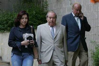 Carmen Revilla, ex concejal del GIL, tras depositar la fianza.