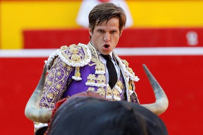 El torero El Juli, durante la lidia a su segundo toro de la tarde.