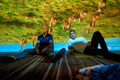 T2: TRAINSPOTTING: Jonny Lee Miller, Ewan McGregor.