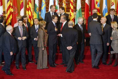 La crisis hace mella en la valoración ciudadana de las comunidades. En la foto la IV Conferencia de Presidentes.