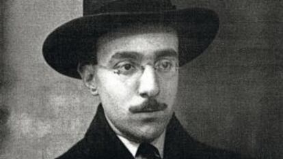 Pessoa, en un retrato de 1914, con 26 años.