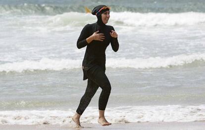 El burkini, un bañador que cubre la mayor parte del cuerpo.