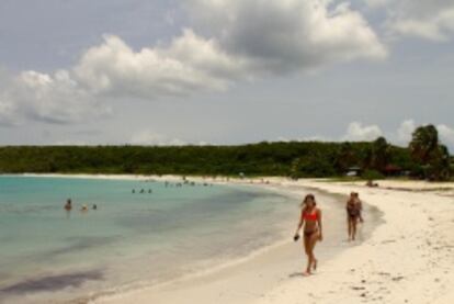 La playa de Caracas o Red Beach, la más concurrida del municipio de Vieques.