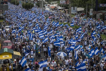 Marcha de las flores en Managua, Nicaragua.