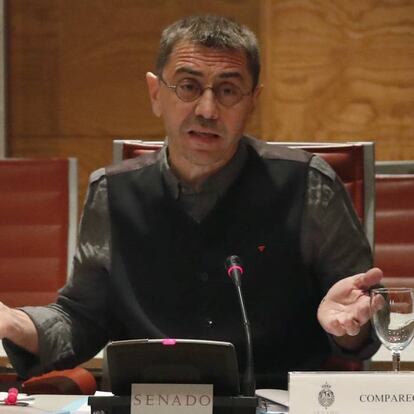 Juan Carlos Monedero appears before the Senate's investigation committee.