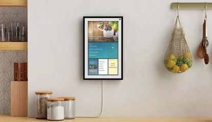 Amazon Echo Show 15 en la pared