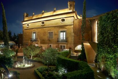 Fachada de Mas la Boella en La Canonja, Tarragona, de la cadena Petits Grans Hotels de Catalunya.