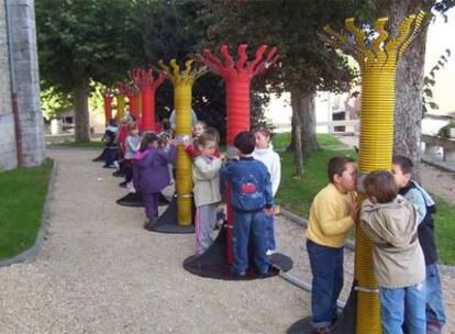 Los <b><i>tubolófonos</b></i> del grupo francés Ludicart que se podrán ver en la bilbaína plaza de Jado.