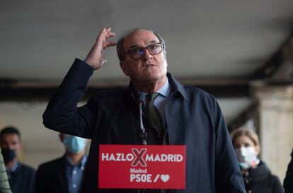 Ángel Gabilondo, candidato del PSOE a la Presidencia de la Comunidad de Madrid, en un acto en Alcalá de Henares el 22 de abril.