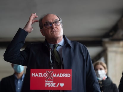 Ángel Gabilondo, candidato del PSOE a la Presidencia de la Comunidad de Madrid, en un acto en Alcalá de Henares el 22 de abril.