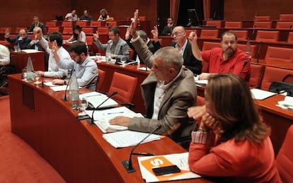Momento de una de las votaciones de la comisión de investigación.