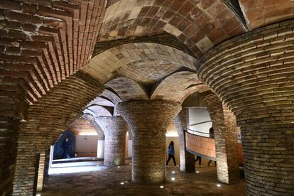 El Palacio Guell fue construido en Barcelona entre 1886 y 1888 por Antonio Gaudí para el conde Eusebio Guell y su familia. 