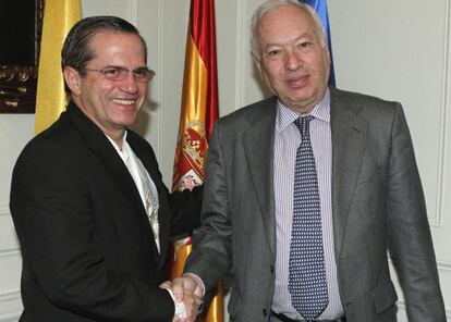 Los cancilleres de Ecuador y España, Ricardo Patiño y José Manuel García-Margallo, el martes en Madrid.