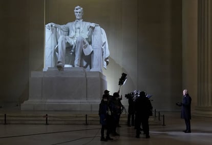 El presidente de los Estados Unidos, Joe Biden, durante su discurso en el evento 'Celebrating America' en el Lincoln Memorial. 
