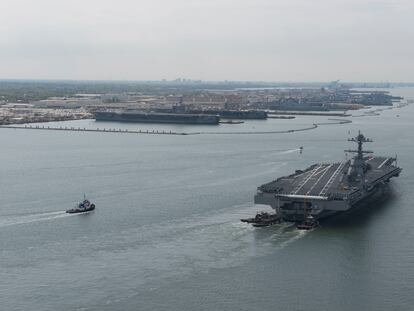 El portaaviones USS Gerald R. Ford llega a la base naval de Norfolk, en una imagen cedida por la Marina de Estados Unidos.