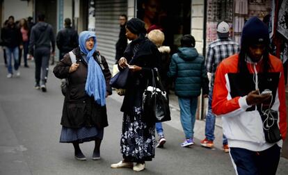 Sait Denis, antigua zona de emigracion espa?ola ahora con mayoria arabe y africana. 