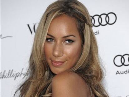 El hombre esquizofrénico que agredió a Leona Lewis durante una firma de libros en Londres permanecerá un tiempo indeterminado en un centro de salud mental. "Esto ha pasado por no tomarte tu medicación. Ahora, una mujer está devastada por tus actos" le ha dicho el juez a Peter Kowalczyk.