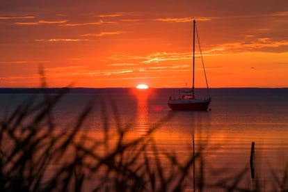 El amanecer en el lago Balaton en Tihani (Hungría), el 12 de julio de 2018.