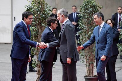 Llegada del rey Felipe VI y del presidente del Gobierno, Pedro Sánchez, al primer día del Mobile World Congress.