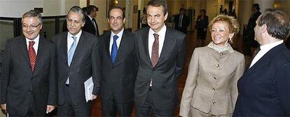 El presidente Zapatero en el Congreso junto a Bono, De la Vega, Blanco, Garrido y Alonso