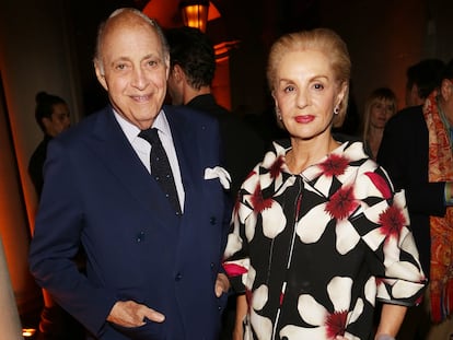 Reinaldo Herrera y Carolina Herrera, en el estreno del documental 'Manolo: el mago de los zapatos', el 14 de septiembre de 2017, en Nueva York.