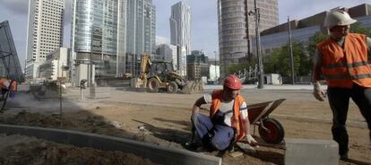 Obras en una rotonda en Varsovia. 