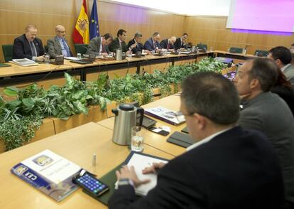 Reunión entre Interior y representantes de los sindicatos policiales el pasado 28 de febrero.