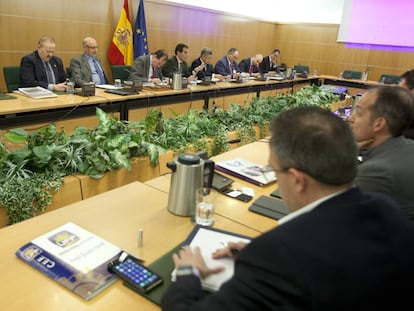 Reuni&oacute;n entre Interior y representantes de los sindicatos policiales el pasado 28 de febrero.