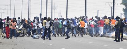 Las Fuerzas Armadas disparan contra simpatizantes de Ouattara.