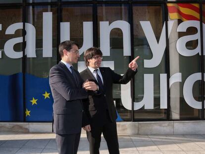 Puigdemont amb Amadeu Altafaj, representant permanent de la Generalitat davant la UE.