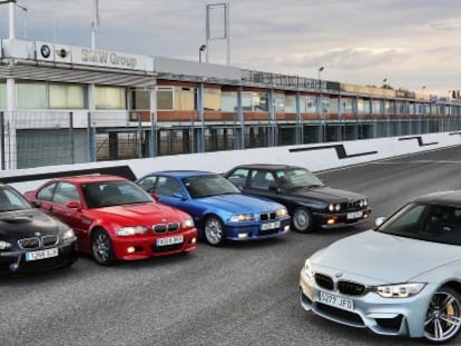 Las cinco generaciones del BMW M3 expuestas sobre la recta del circuito del Jarama. 