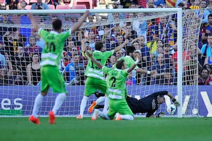 Los jugadores del Getafe celebran el 2 a 2