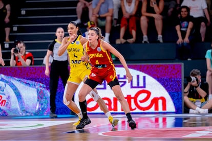 Mariona Ortiz y Nathalie Fontaine en el Suecia-España del Eurobasket.