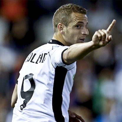 Soldado celebra discretamente un gol al Getafe, su exequipo.