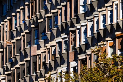 Edificio Meridiana proyecto arquitecto Oriol Bohigas en Barcelona