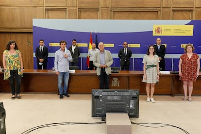 Varios de los asistentes a la reunión entre el Ministerio de Transportes y la Mesa de la Bicicleta.