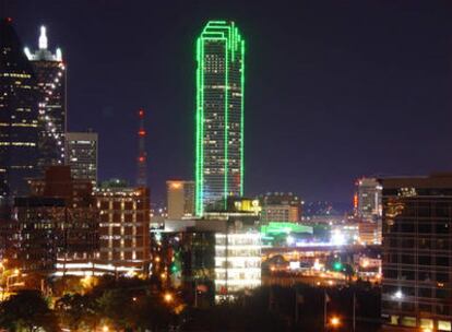 Vista nocturna del 'skyline' de Dallas
