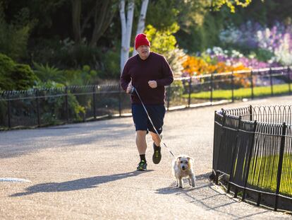 Boris Johnson hace ejercicio este jueves en el parque de St. James, en Londres