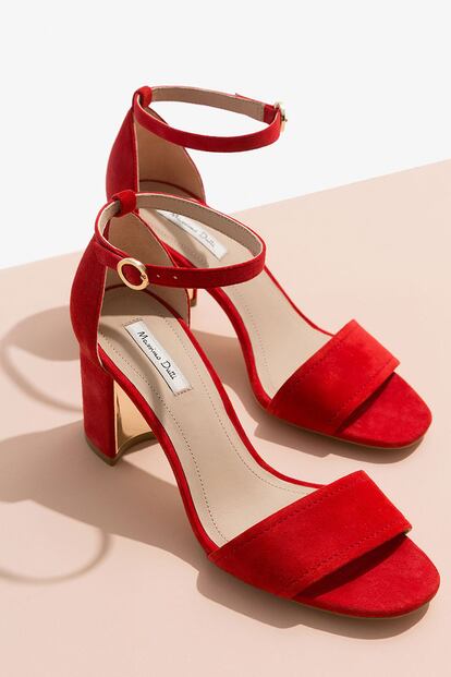 Sencillas y fáciles de combinar. Así son estas sandalias de tacón medio de Massimo Dutti (69,95 euros).