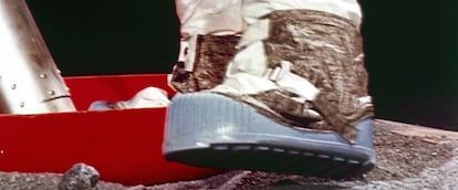 Las botas que utilizaron los astronautas que pisaron por primera vez la Luna.