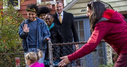 Los De Blasio al salir de su casa de Brooklyn.