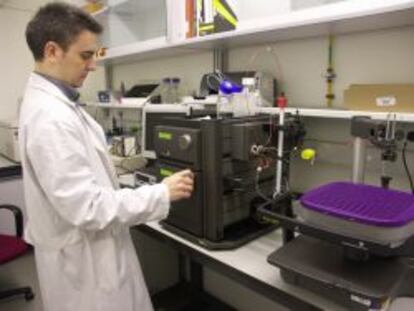 Imagen de un trabajador cualificado de la industria de la investigación.