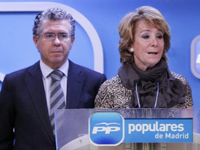 Esperanza Aguirre y el ex secretario general del PP de Madrid Francisco Granados.