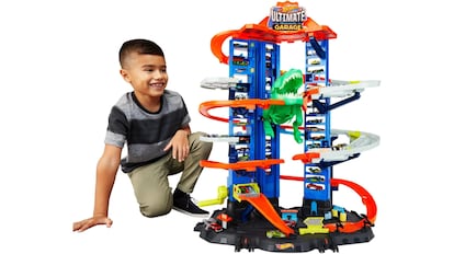 Vista de la pista para coches de juguete con descuento en Amazon.