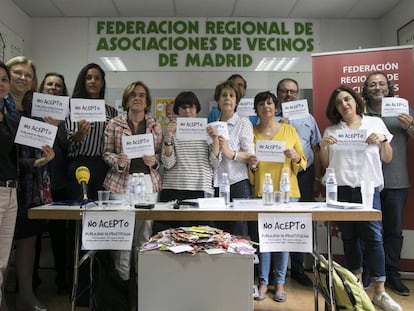 Concejales de Ahora Madrid, PP, PSOE y Ciudadanos se suman este martes a la campaña "No Acepto" contra la publicidad de prostitución.